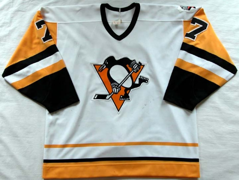 Pittsburgh Penguins large jersey crest patch 1992-93 style  Pittsburgh  Sports Gallery Mr Bills Sports Collectible Memorabilia